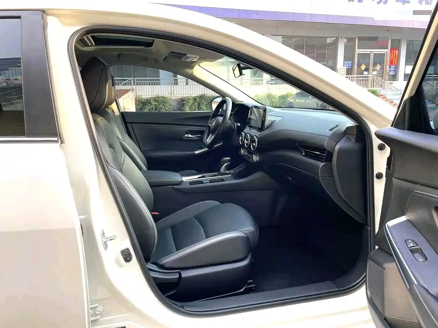 Nissan SYLPHY, миниатюра 11