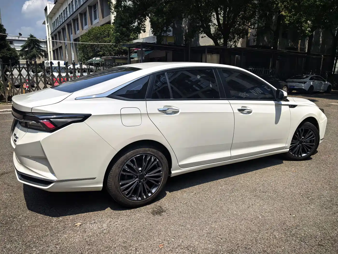 Dongfeng Aeolus Yixuan MAX 2021 2021 1.5T Trendy Dad Edition