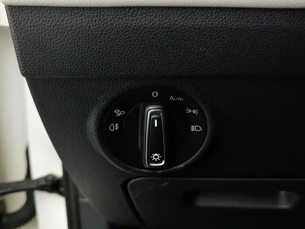Фото 21 - Volkswagen Tiguan L