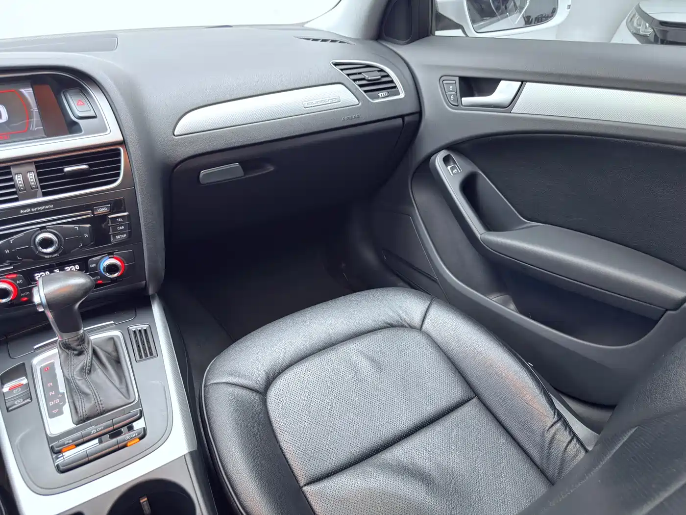 Audi A4L 2015 45 TFSI quattro Individual Sport фото 8