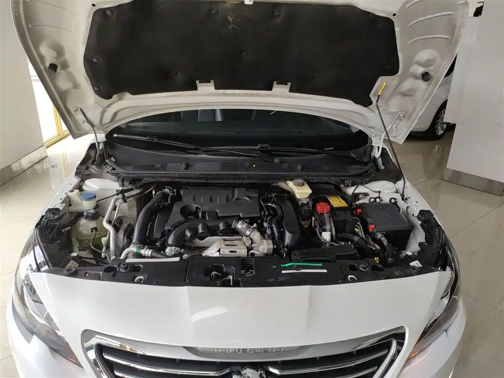 Peugeot 408 2016 1.6T Automatic Luxury Edition фото 20