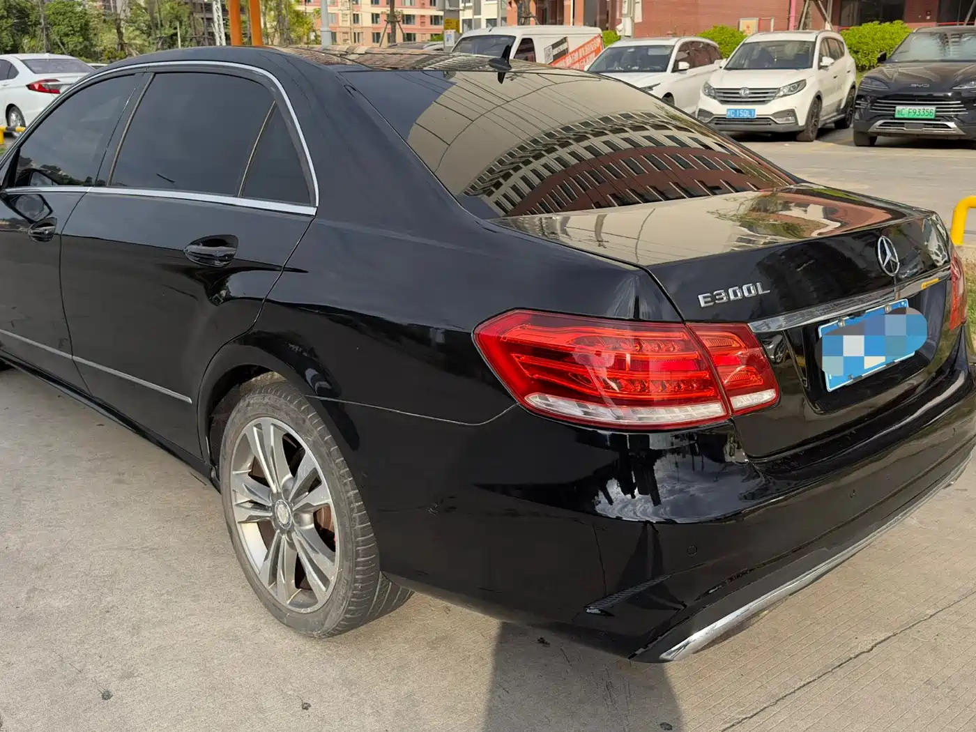 Mercedes-Benz E-Class 2013 Model E 260 L CGI Fashion фото 10