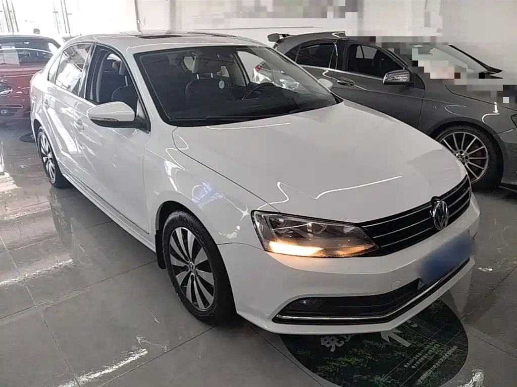 Volkswagen Sagitar 2018 180TSI DSG Premium Edition фото 4