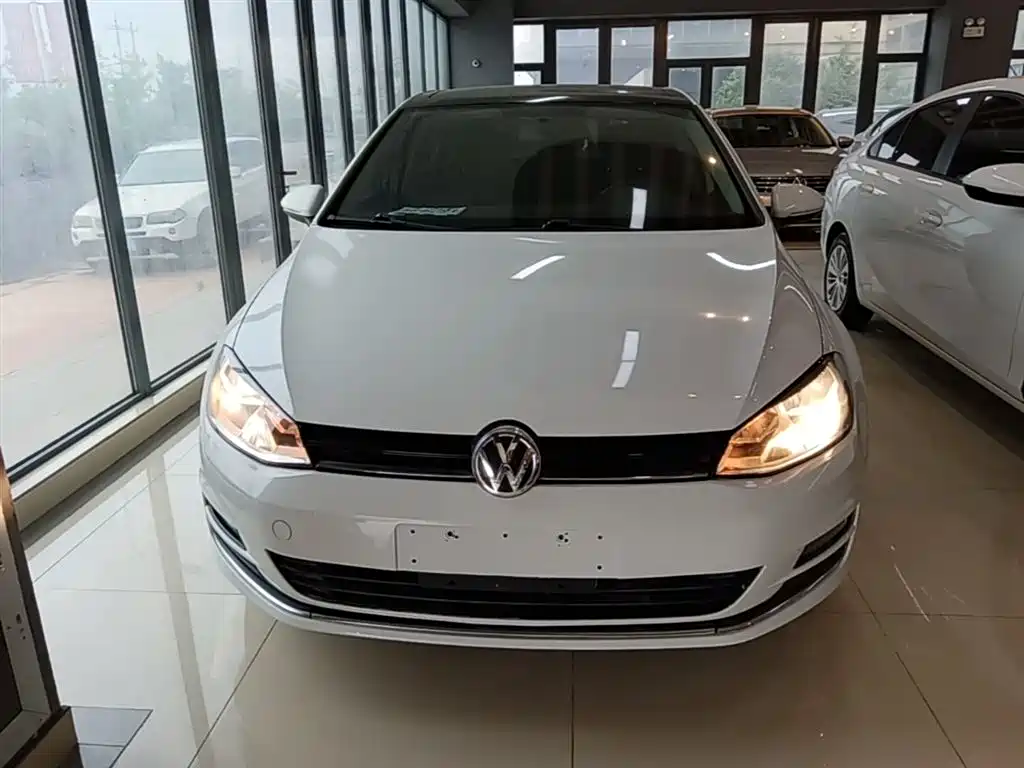 Volkswagen Golf 2015 1.6L Automatic Comfort фото 3