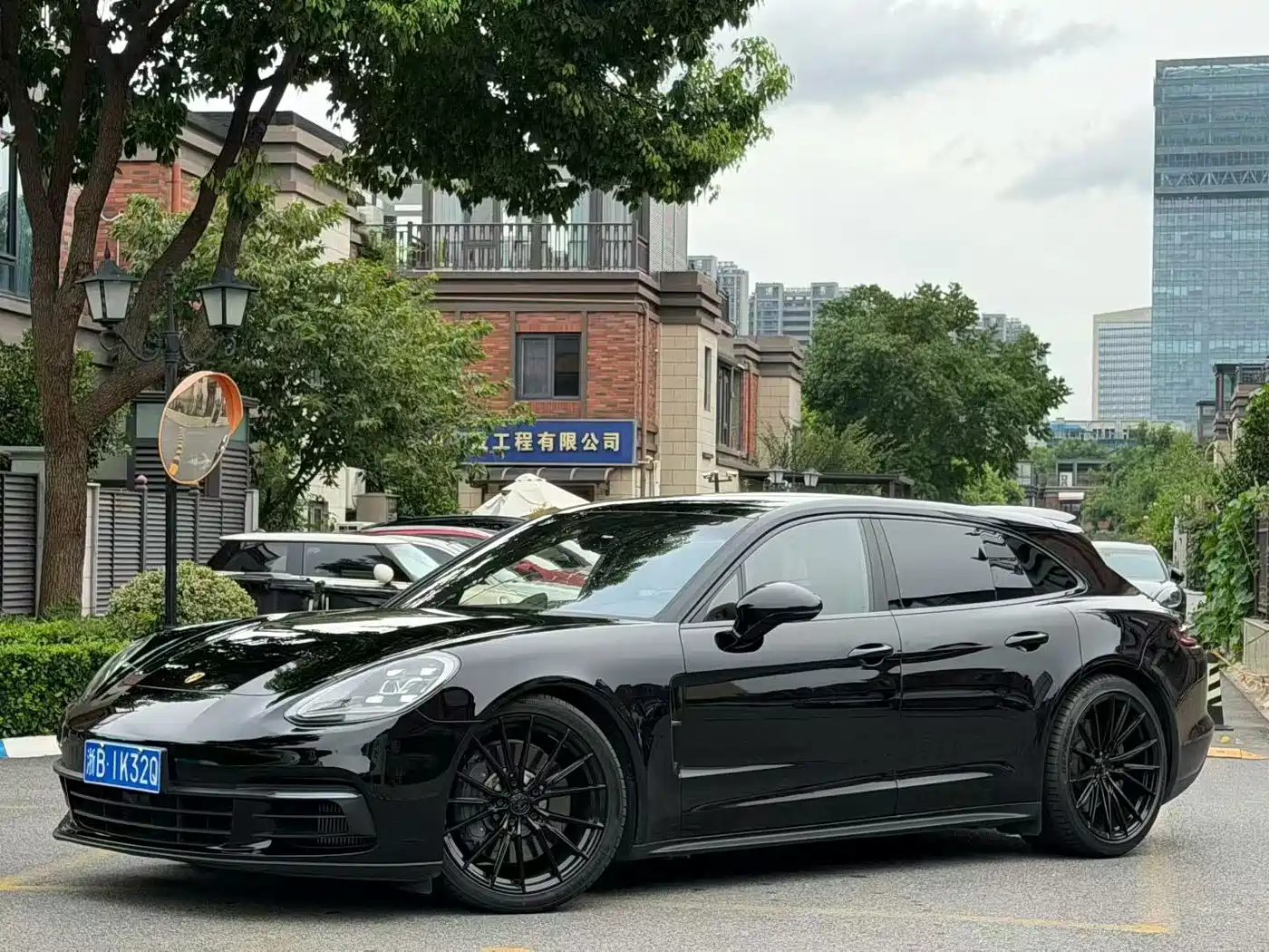 Фото 2 - Porsche Panamera