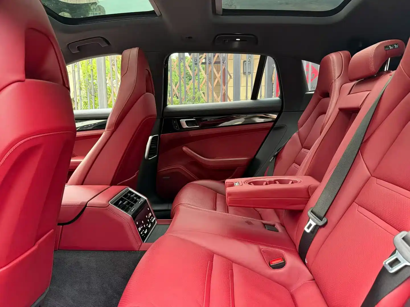 Фото 7 - Porsche Panamera