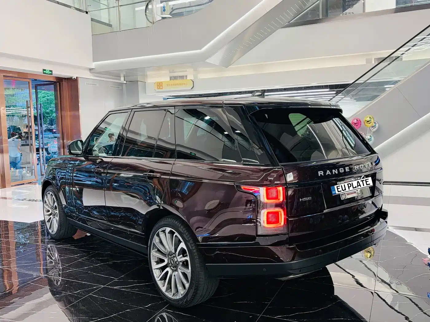 Land Rover Range Rover 2019 3.0 SCV6 Heritage Edition фото 4