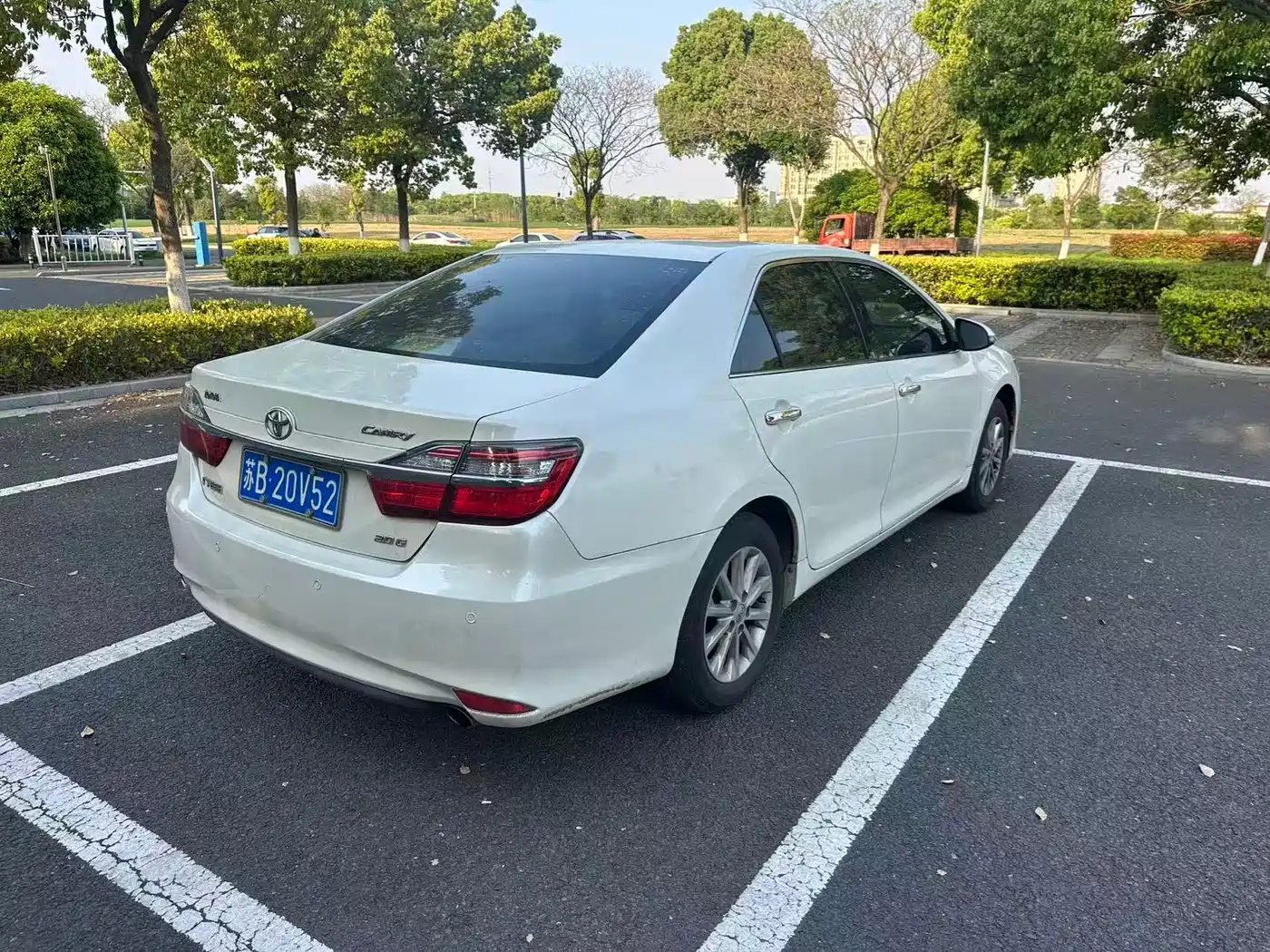 Toyota Camry 2016 2.0G 10th Anniversary Leading Edition фото 4