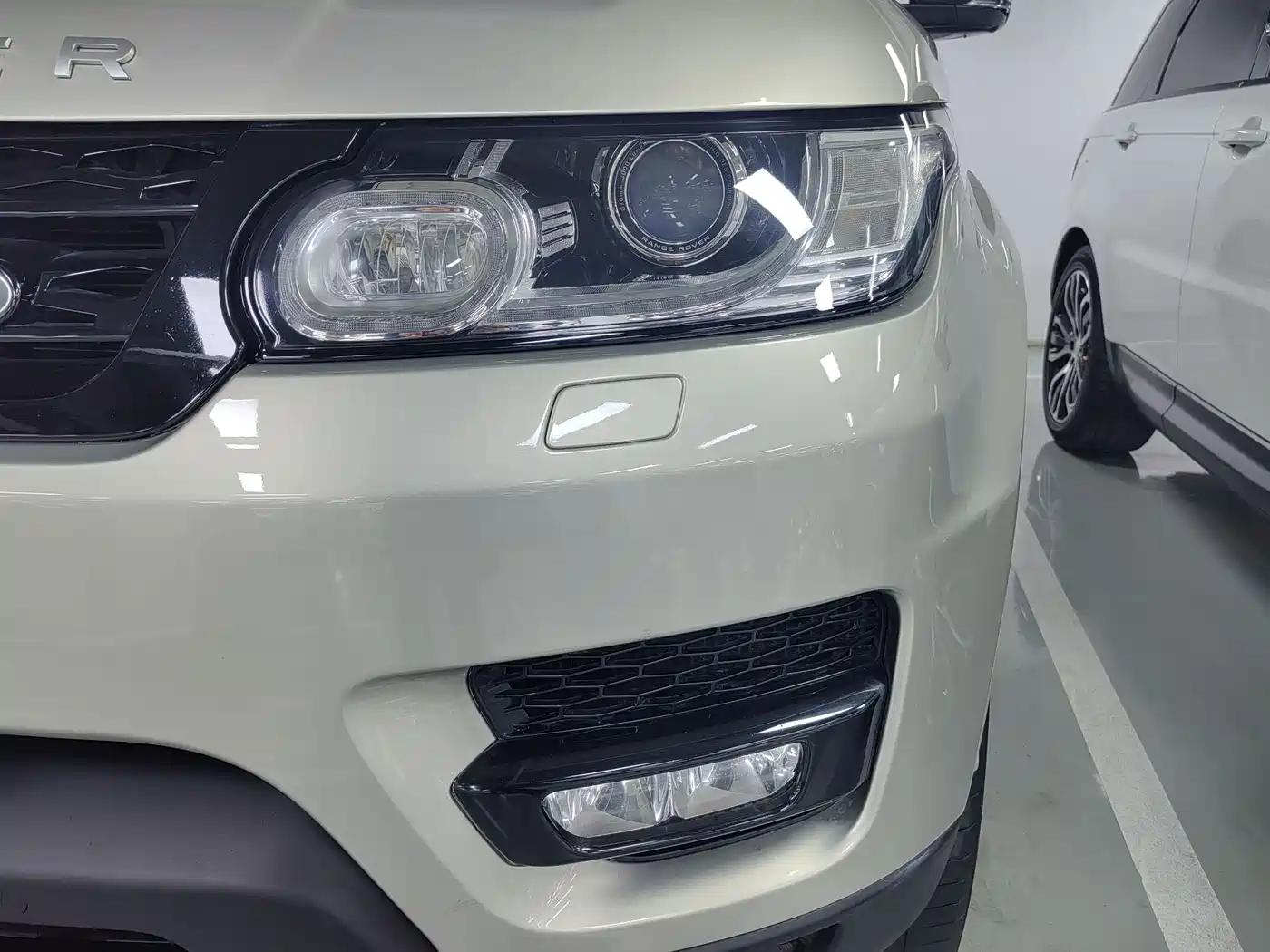 Land Rover Range Rover Sport 2014 3.0 SC V6 HSE фото 4