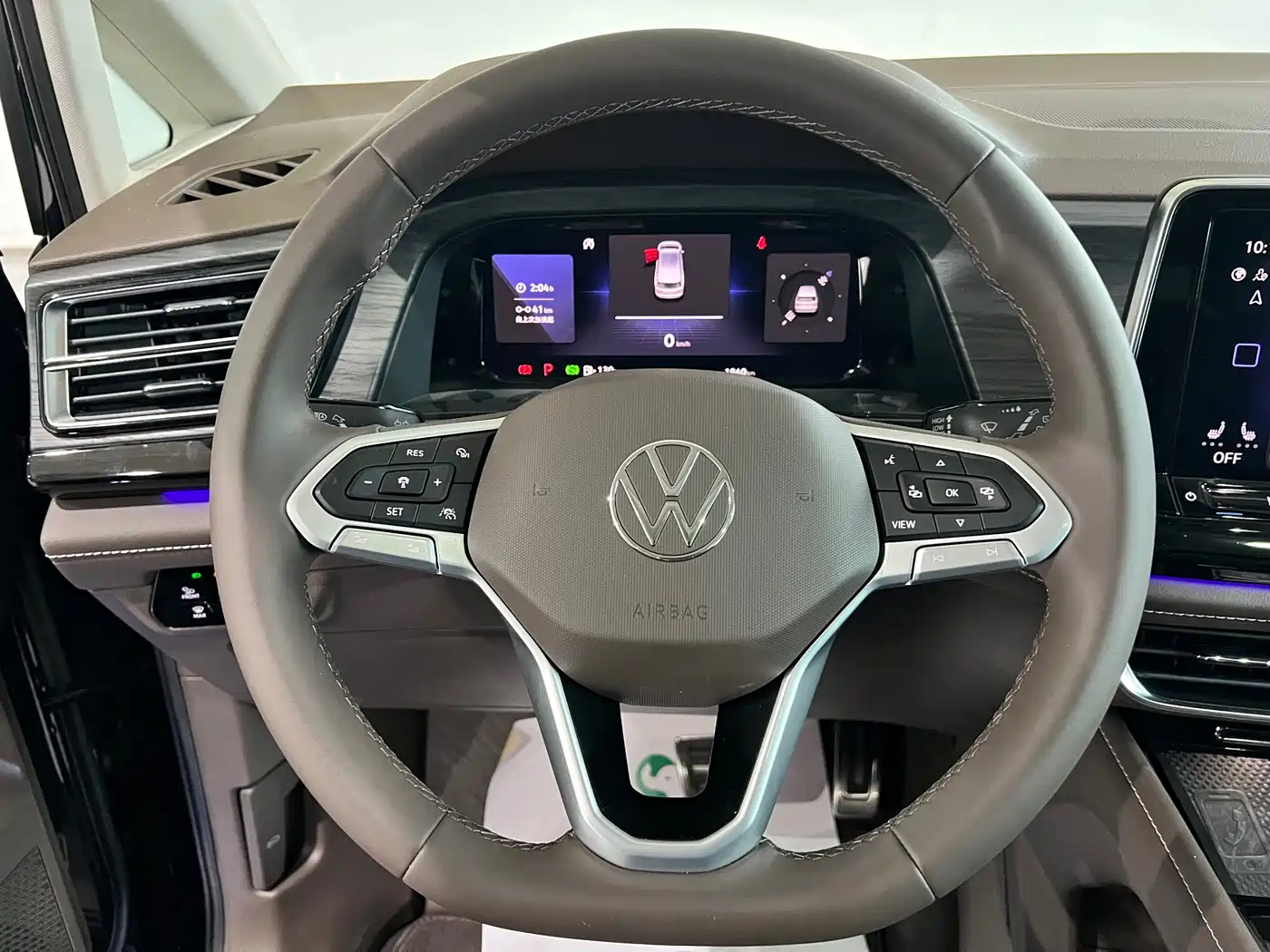 Volkswagen Viloran 2024 380TSI Executive Edition фото 16