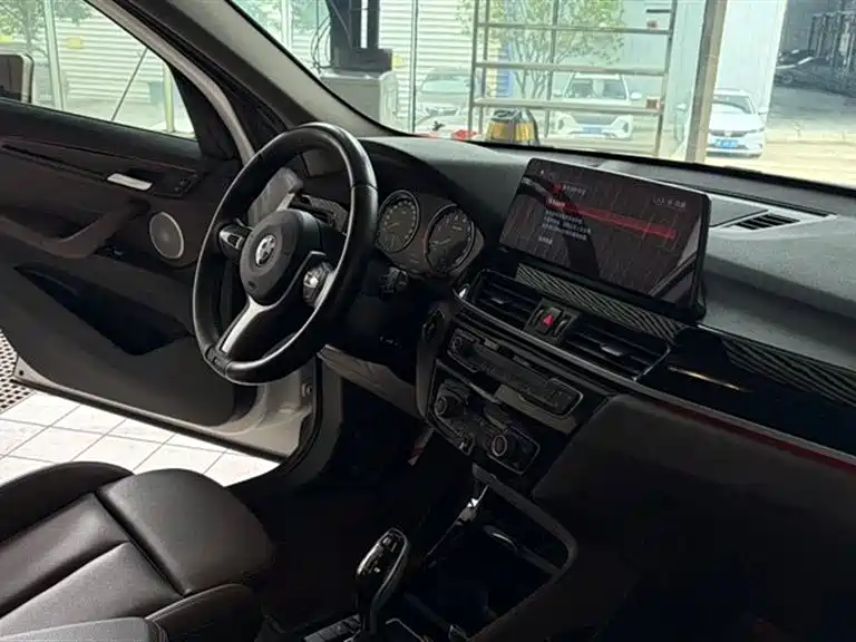BMW X1 2022 sDrive20Li Premium фото 23