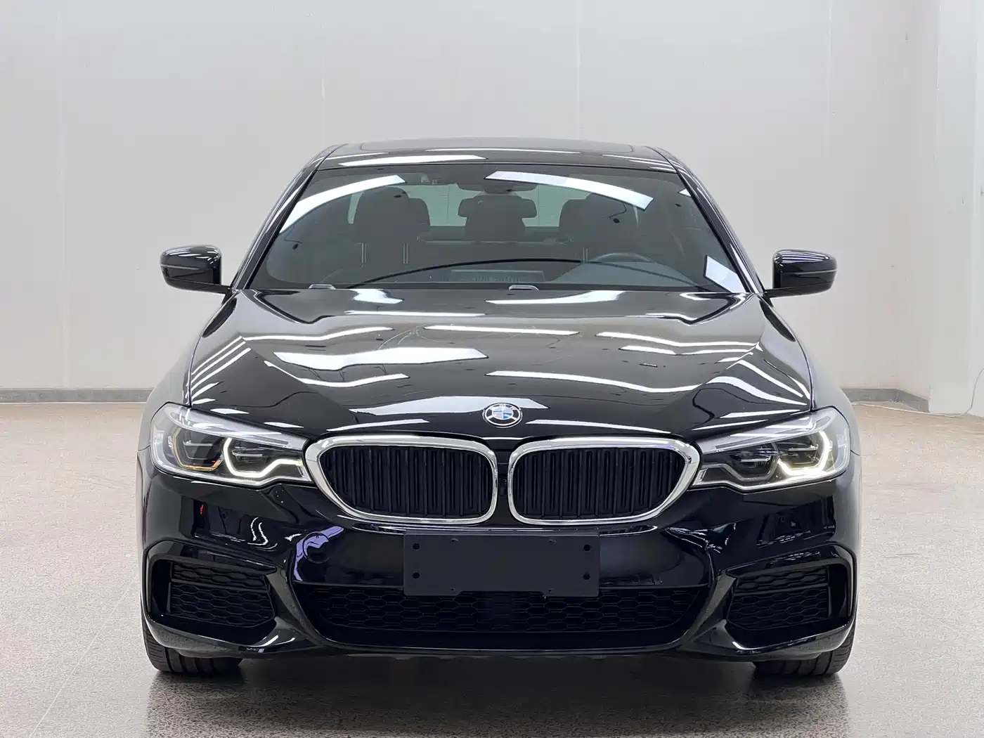 BMW 5 Series (Import) 2020 Model 525i M Sport Package фото 2