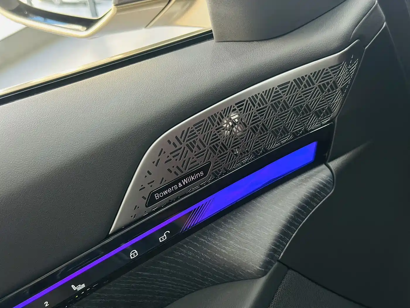 BMW 5 Series 2024 530Li Premium Luxury Package фото 16