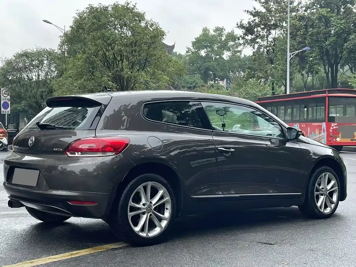 Volkswagen Scirocco 2011 2.0TSI Luxury фото 7