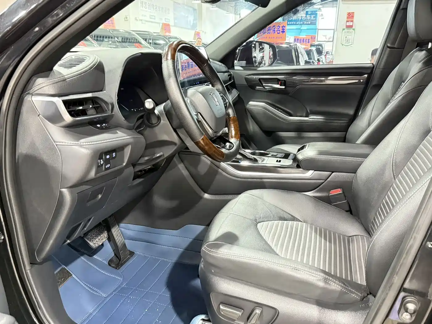 Toyota Crown Kluger 2023 2023 2.5L HEV AWD Premium Edition