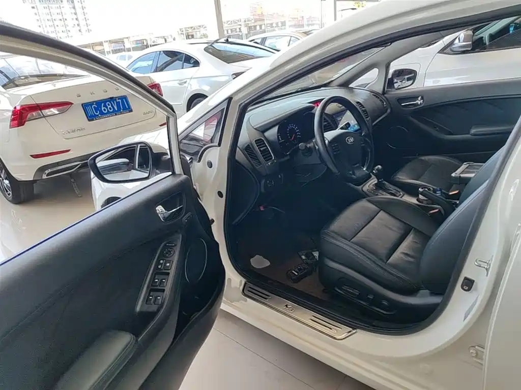 Kia K3 2015 1.6L Automatic Premium фото 16