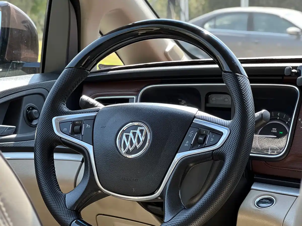 Buick GL8 2018 28T Luxury Model China VI фото 13