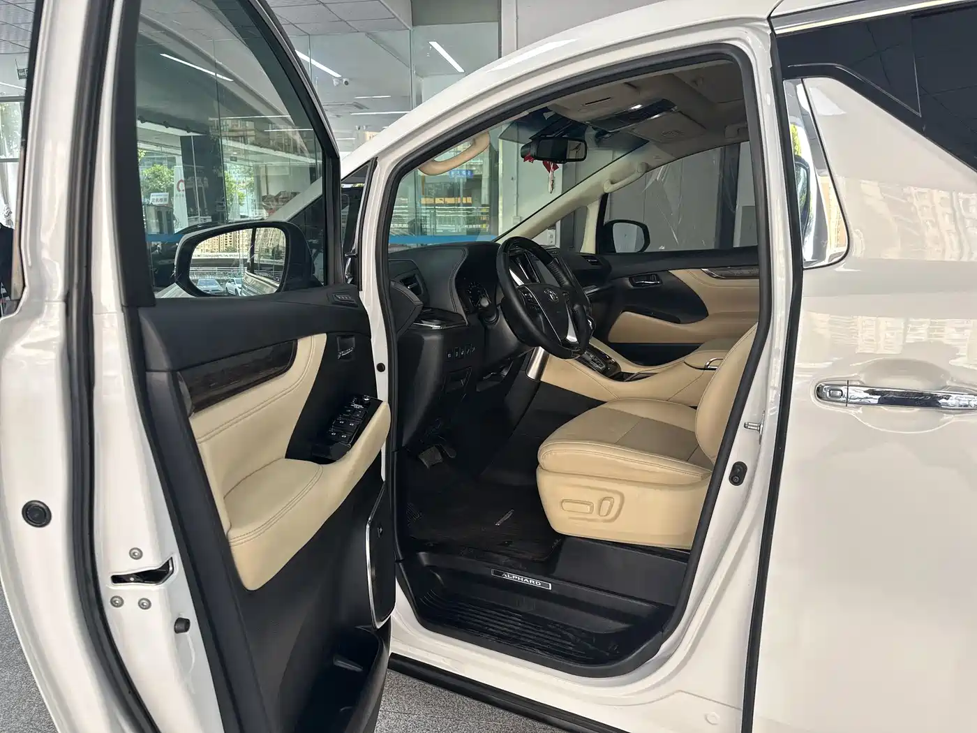 Toyota Alphard 2018 Facelift 3.5L Premium Edition фото 9