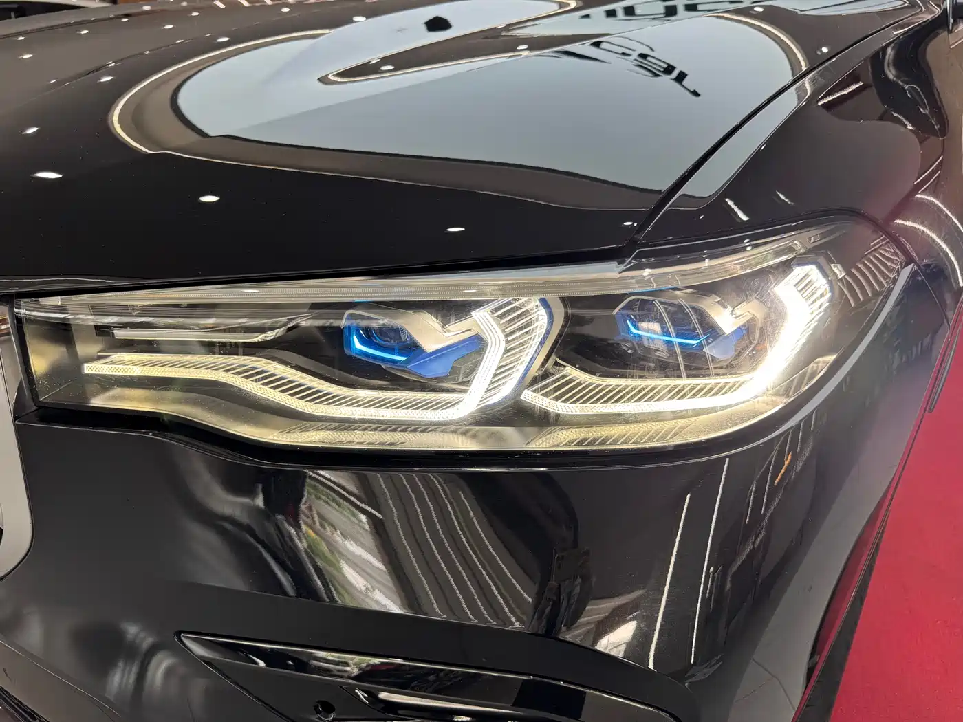 BMW X7 2019 xDrive40i Exclusive M Sport Package фото 38