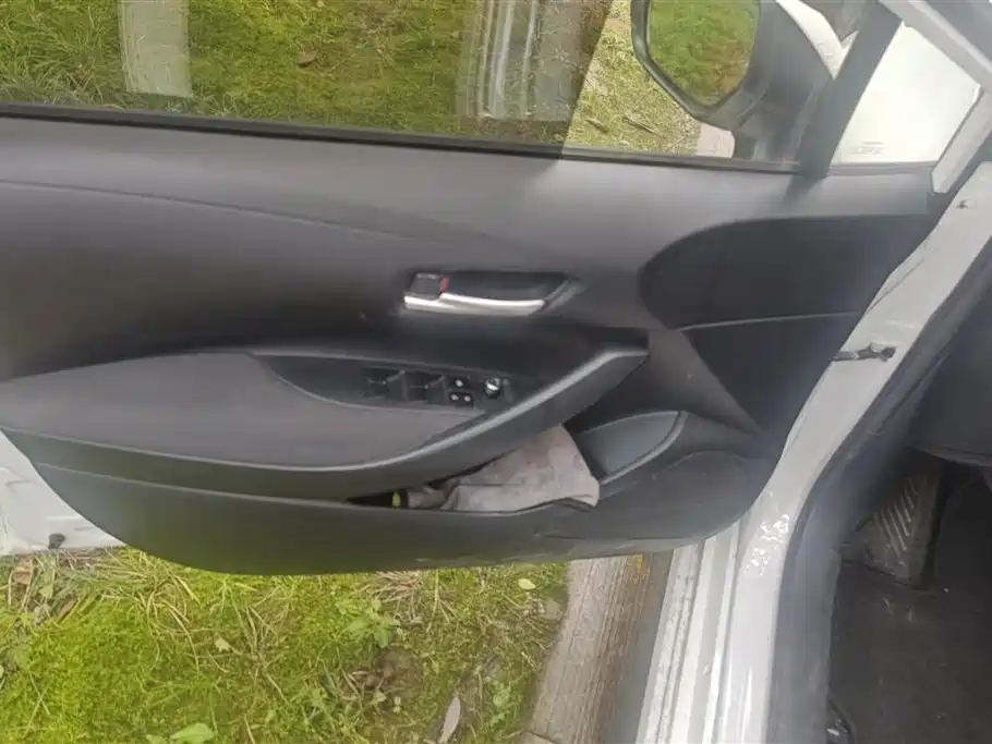 Toyota Corolla 2021 1.2T S-CVT Elite PLUS Edition фото 7