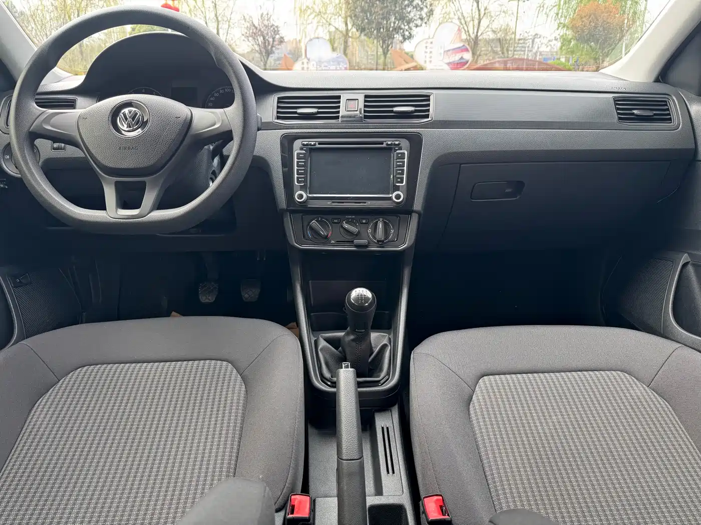 Volkswagen Santana 2016 1.4L Manual Trend Edition фото 18
