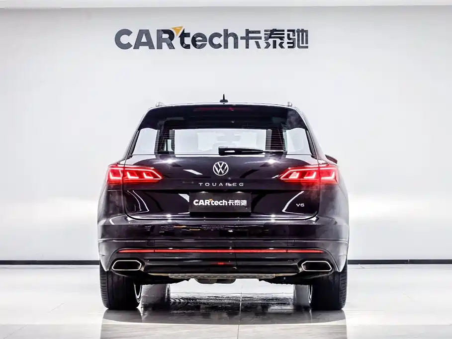 Volkswagen Touareg 2021 3.0TSI Sharp Edition with Gloss Black Sports Package фото 5