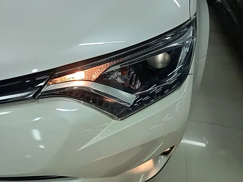 Photo 24 - Toyota RAV4 Rongfang