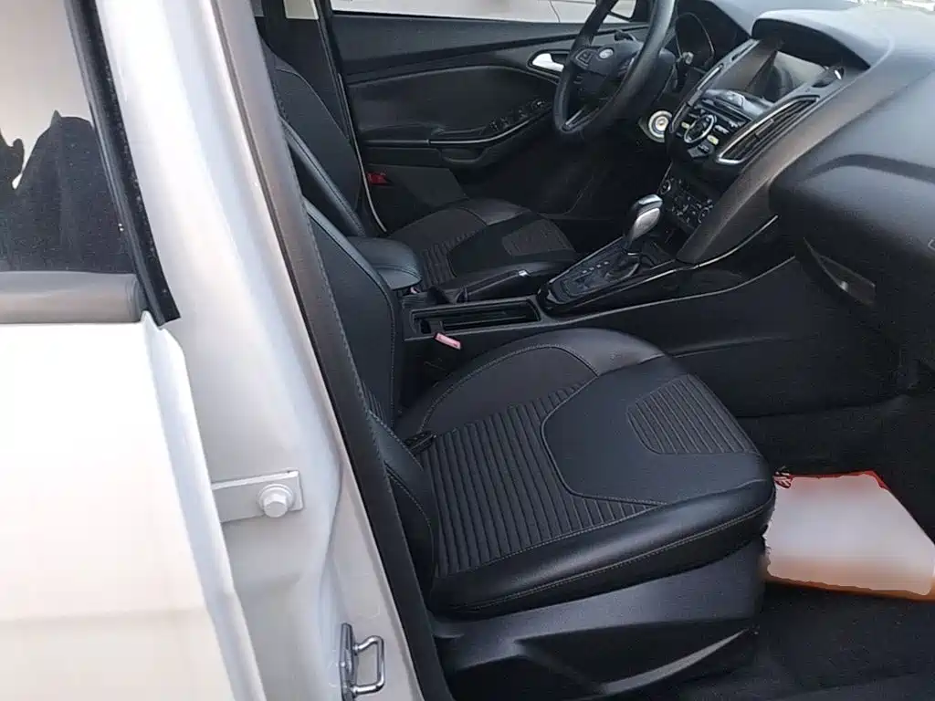 Ford Focus 2018 2017 Hatchback 1.6L Auto Fashion Smart Edition