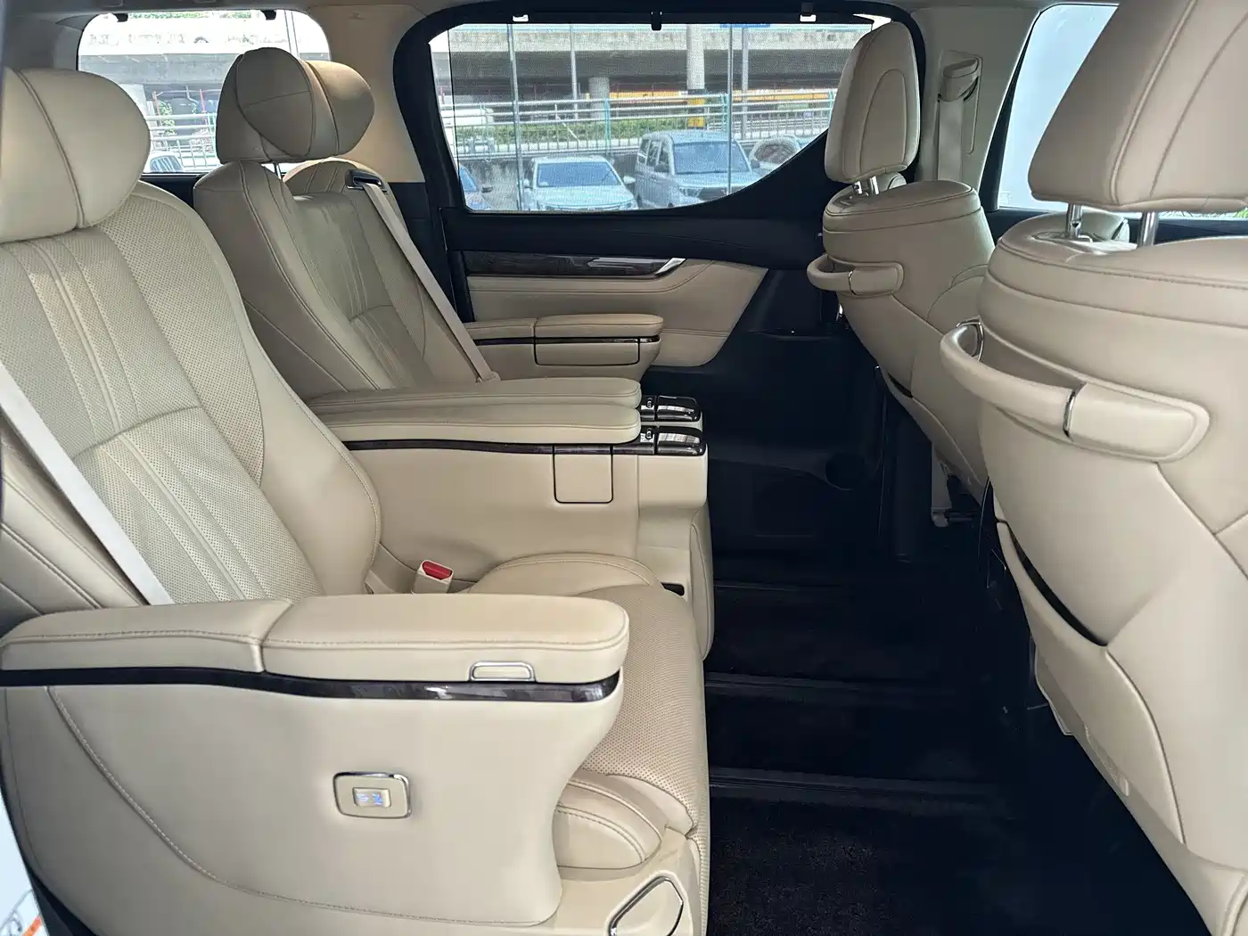 Toyota Alphard 2018 Facelift 3.5L Premium Edition фото 25