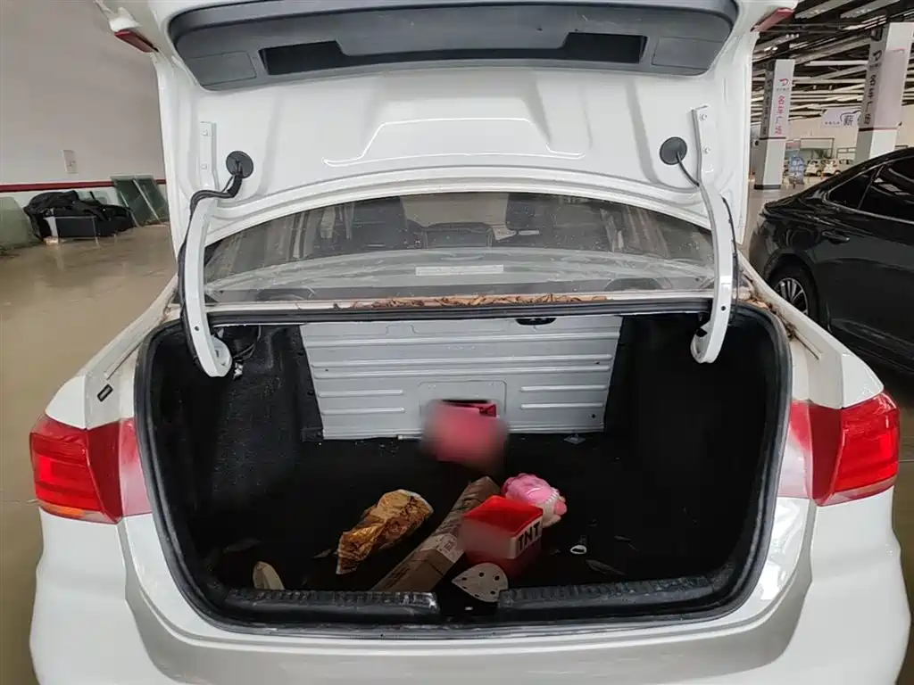 VOLKSWAGEN SANTANA
