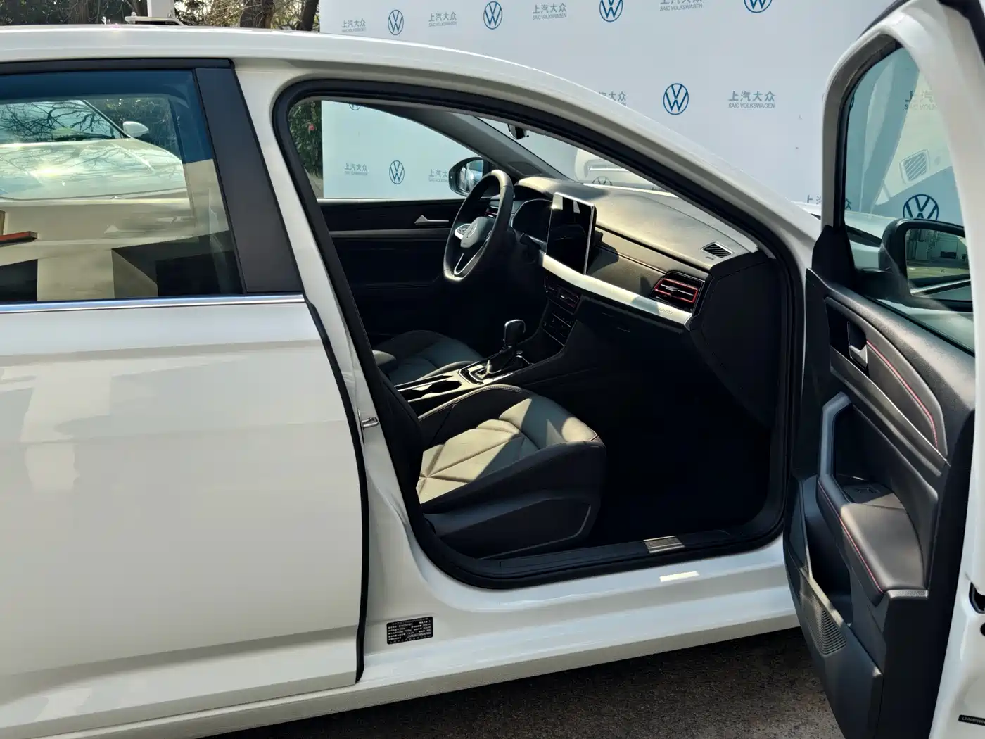 Volkswagen Lavida 2024 Model 300TSI DSG Starlight Leading Edition фото 6