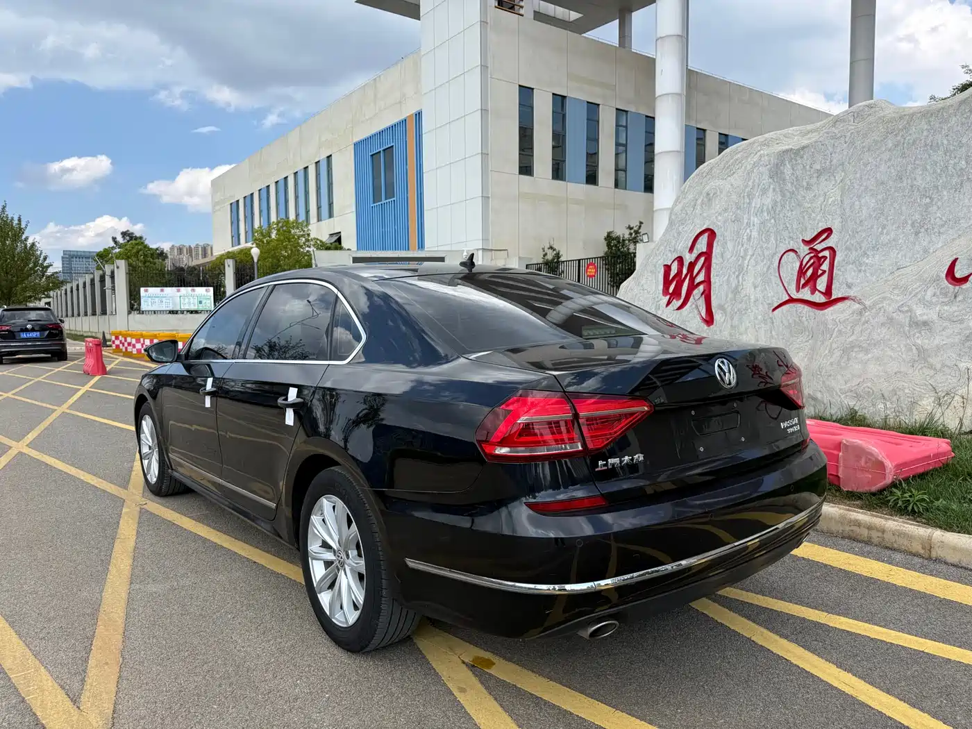 Volkswagen Passat 2017 330TSI DSG Prestige фото 10