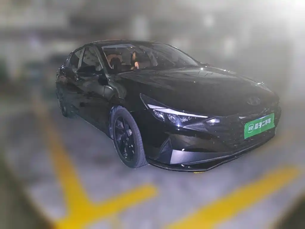 Фото 24 - Hyundai Elantra