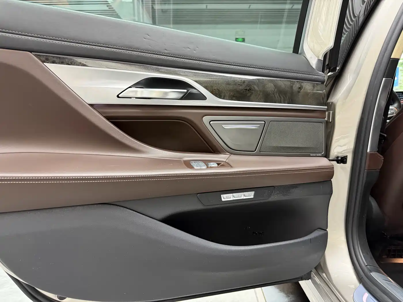 BMW 7 Series 2016 730Li Leading фото 26