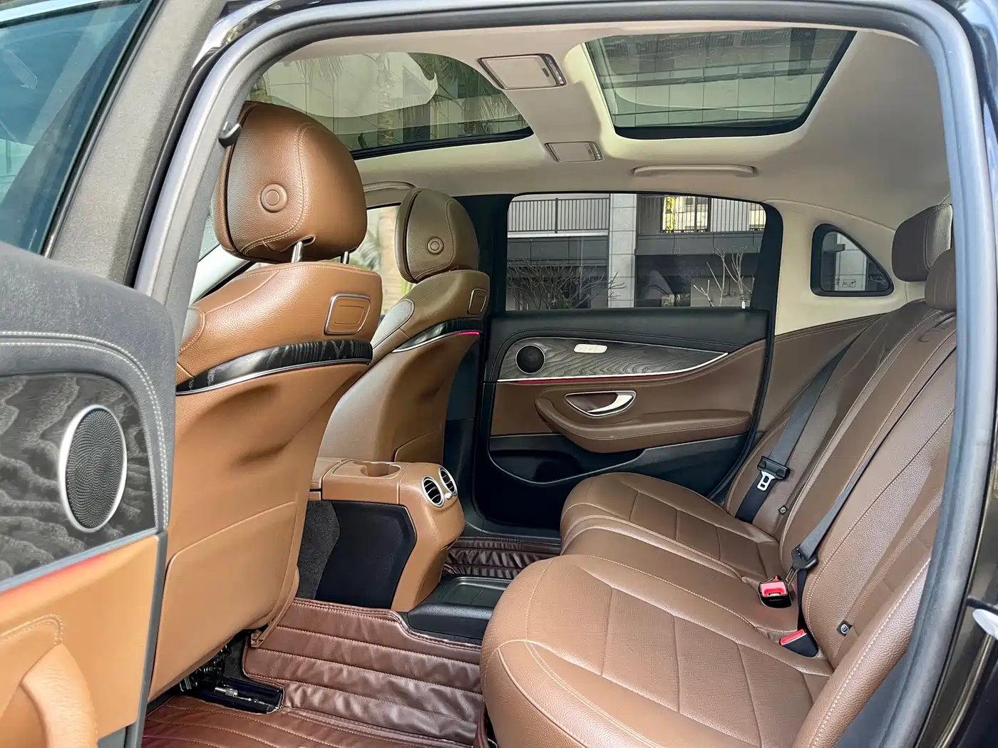 Mercedes-Benz E-Class 2019 E 300 L Sport Fashion фото 5
