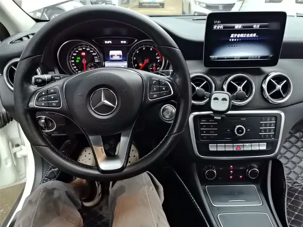 Mercedes-Benz GLA 2018 GLA 200 Fashion фото 10