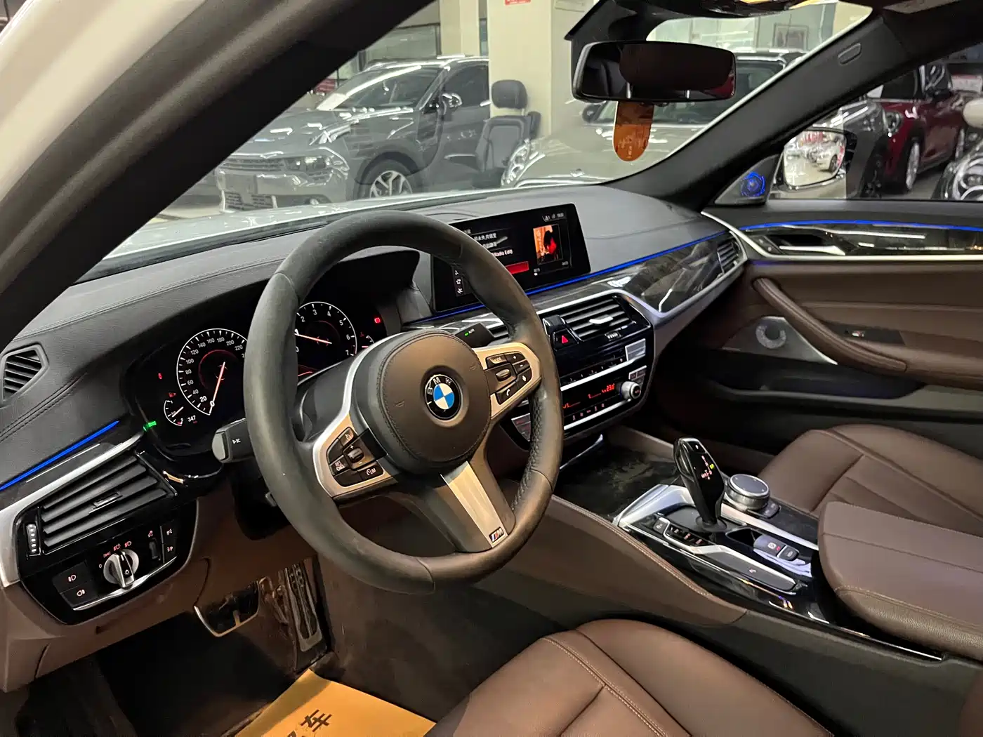BMW 5 Series 2019 525Li M Sport Package фото 11