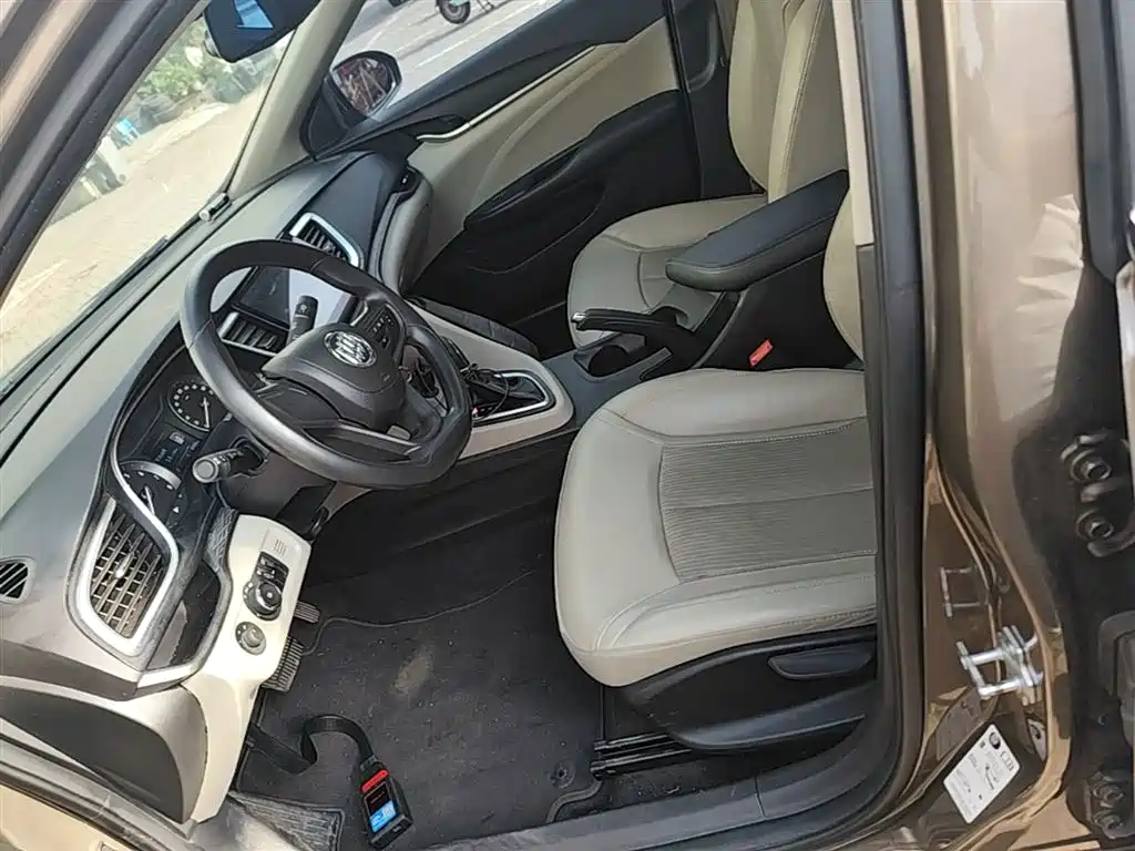 Buick Excelle 2017 15N Automatic Elite фото 15