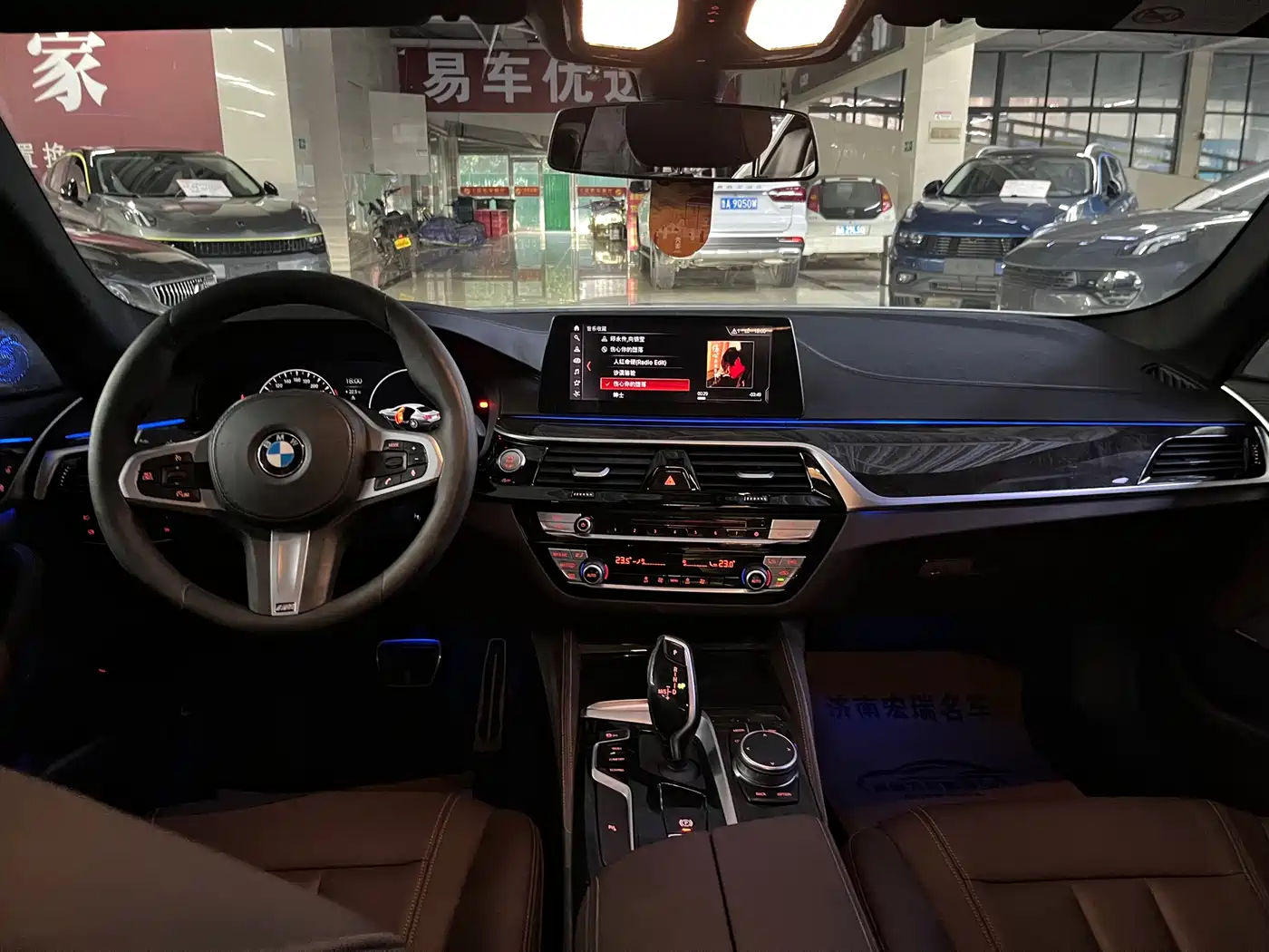BMW 5 Series 2019 525Li M Sport Package фото 9