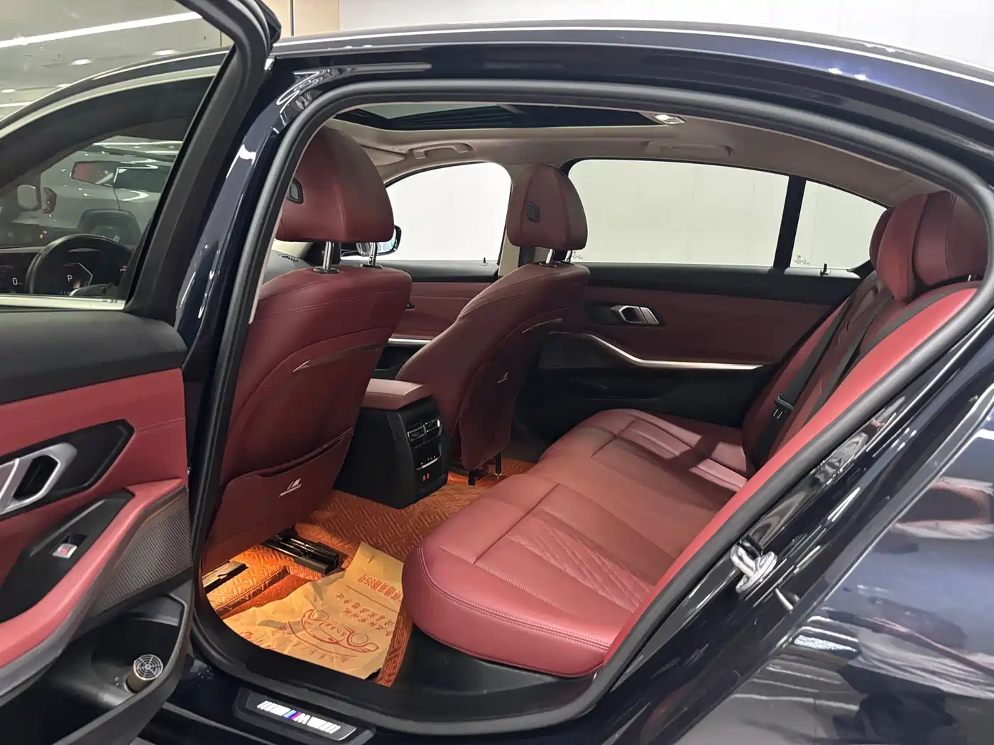 BMW 3 Series 2024 320i M Sport Package фото 11