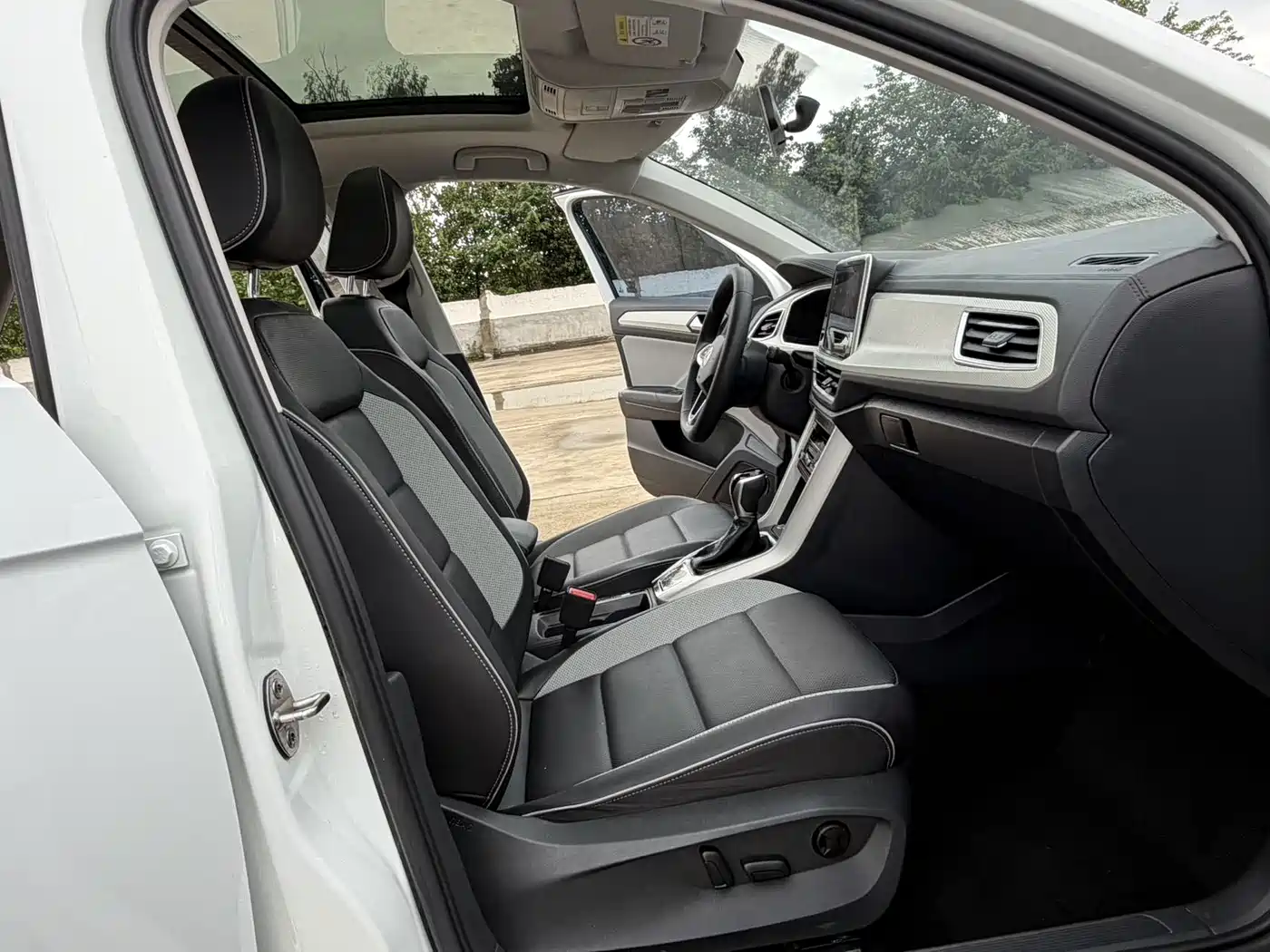 Фото 6 - Volkswagen T-ROC
