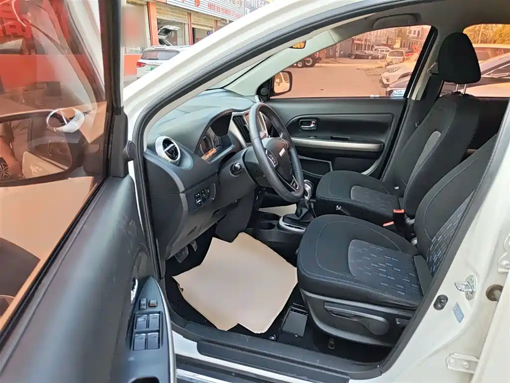 Haval H1 2017 Red Label 1.5L AMT Comfort фото 12
