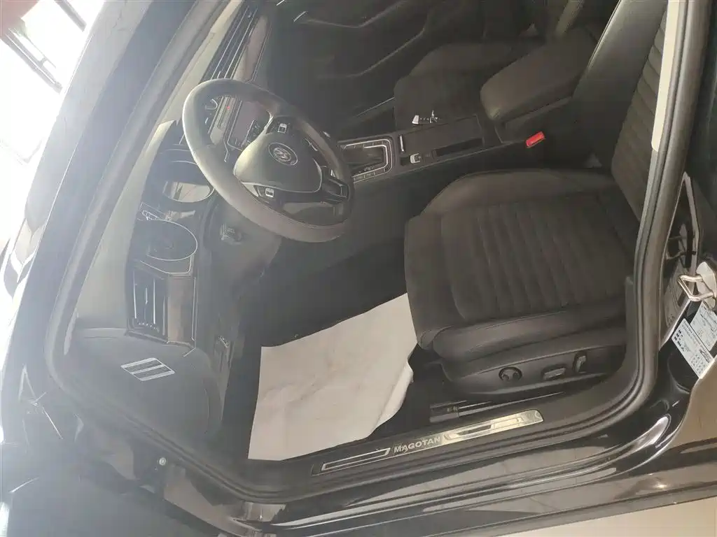 Volkswagen Magotan 2017 330TSI DSG Luxury фото 15