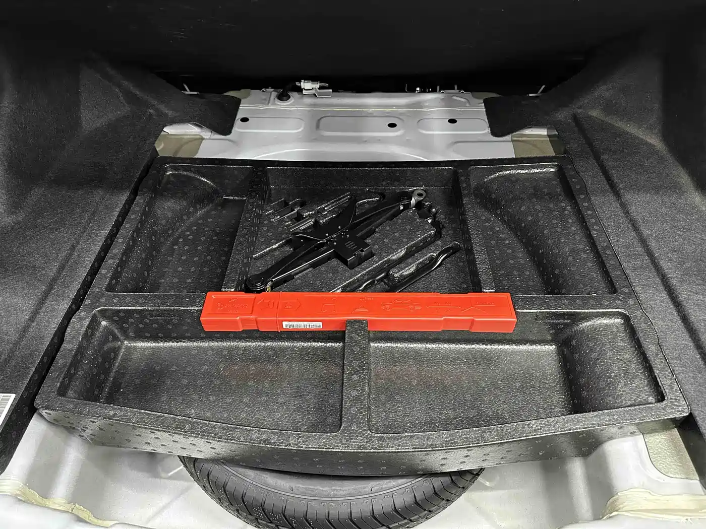 GEELY AUTOMOBILE EMGRAND