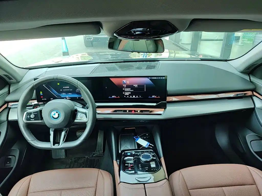 BMW i5 2025 2025 eDrive 40L M Sport Package