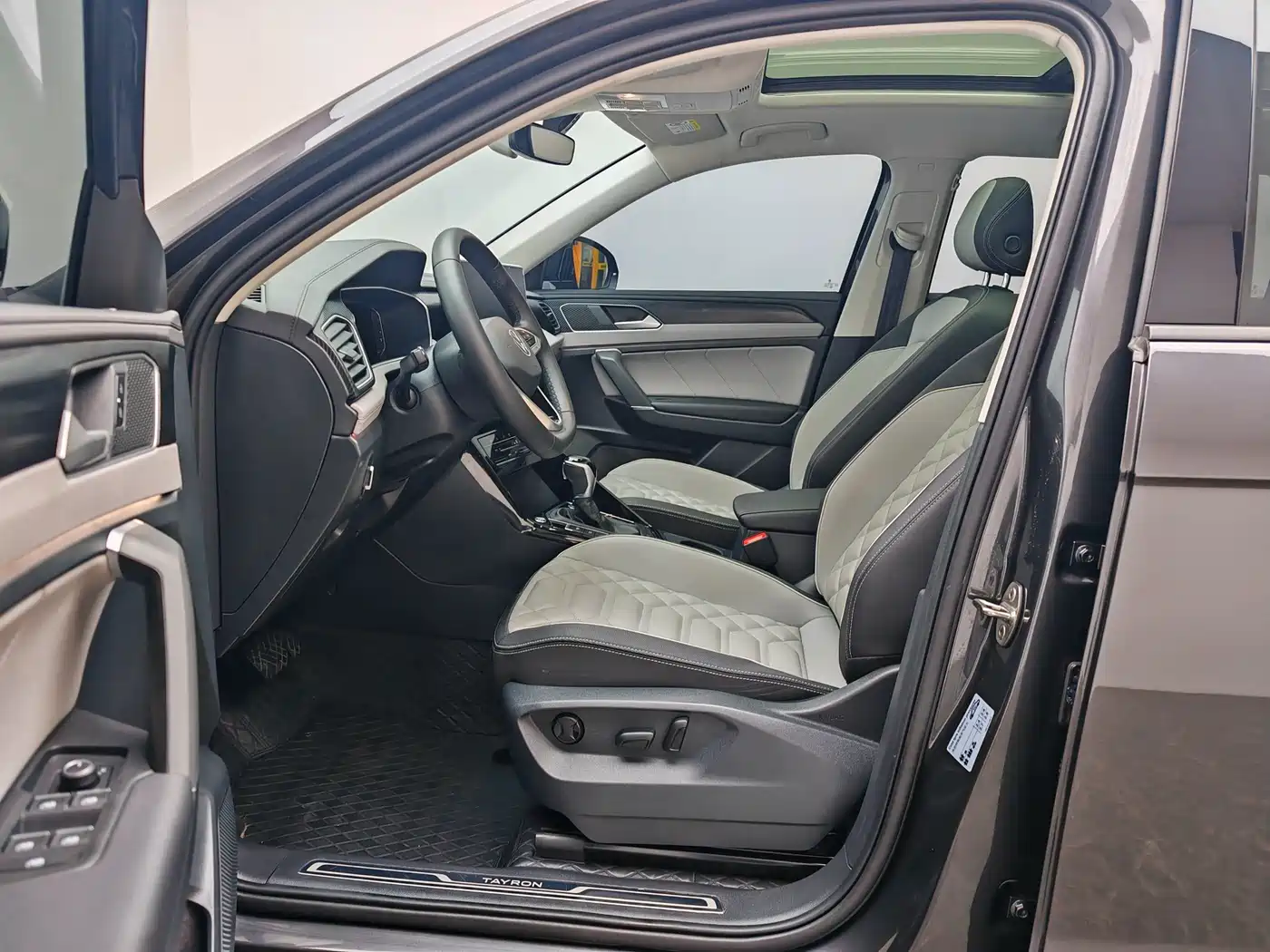 Volkswagen Tayron 2024 300TSI 2WD Luxury Plus Advanced фото 14