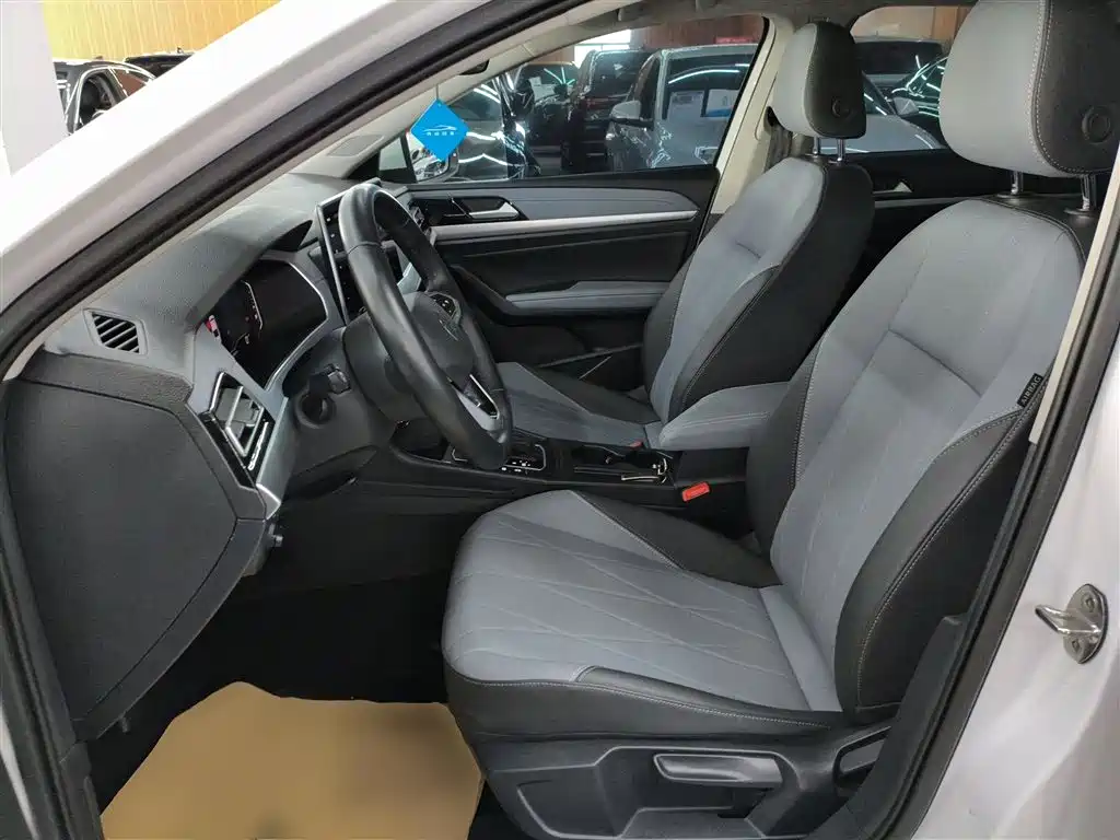 Volkswagen Lavida 2023 1.5L Auto Luxury Edition фото 15