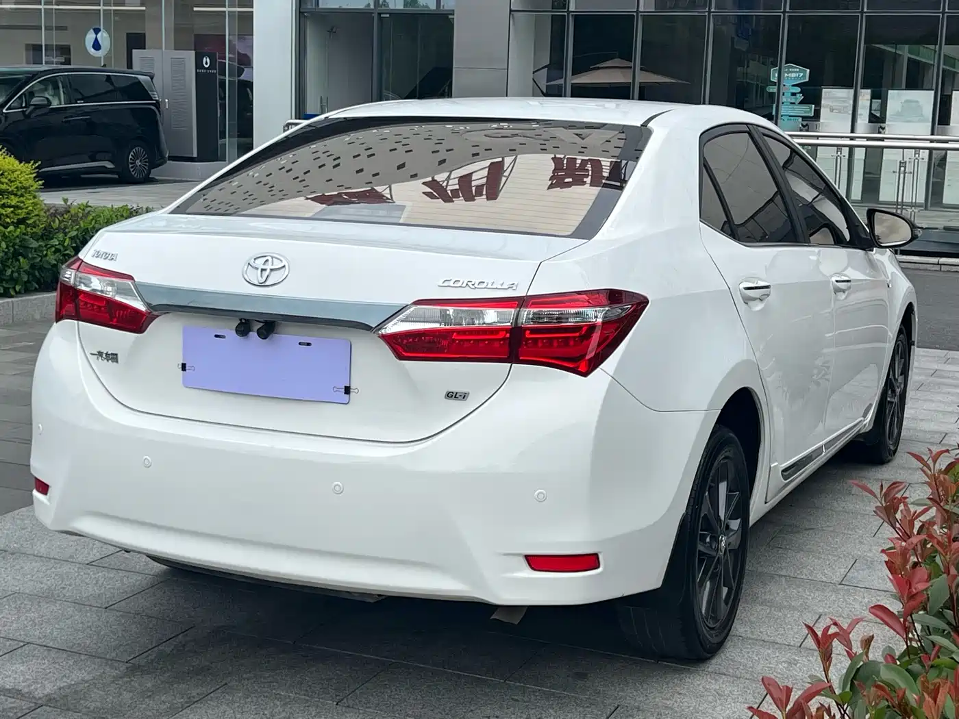 Toyota Corolla 2014 1.6L CVT GL-i Leather Edition фото 7