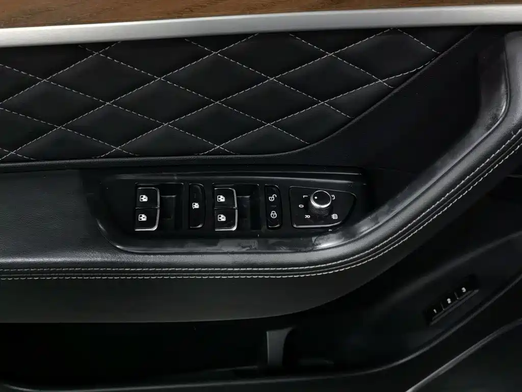 Hongqi HS7 2021 2019 3.0T Automatic 4WD Smart Connection Flag Enjoy Edition
