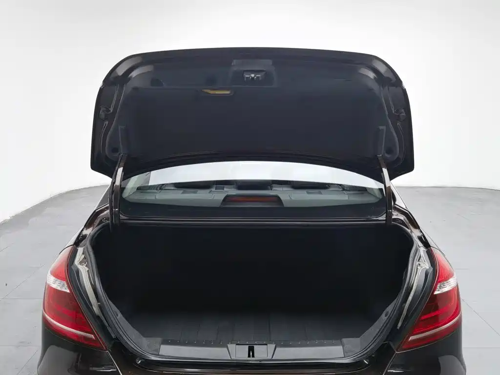 Geely Emgrand 2015 2015 Sedan 1.5L Manual Upward Edition